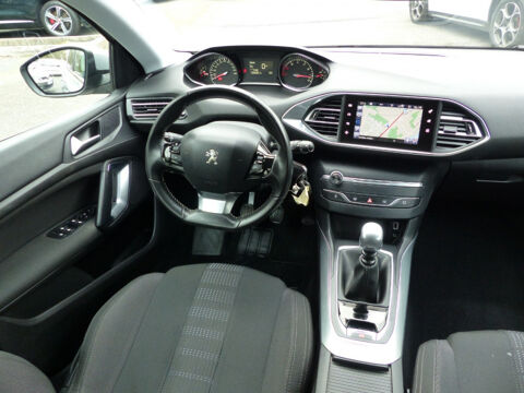 308 1.2 PURETECH 130CH ALLURE S&S 5P 2016 occasion 77144 Mont&eacute;vrain