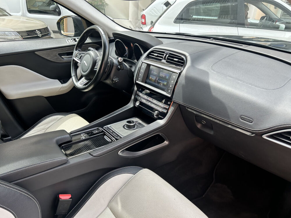 F-PACE 2.0D 180CH R-SPORT 4X4 BVA8 2016 occasion 06400 Cannes