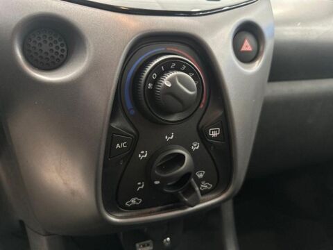 Aygo 1.0 VVT-i 72ch x-play 5P MY19 2020 occasion 13400 Aubagne