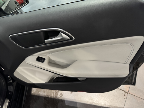 Classe A 160 CDI BUSINESS 1 ERE MAIN 2014 occasion 12000 RODEZ