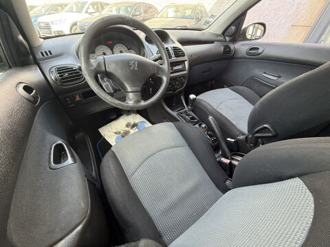 206 1.4 HDI XT PREMIUM 5P (clim) 2004 occasion 31140 Aucamville