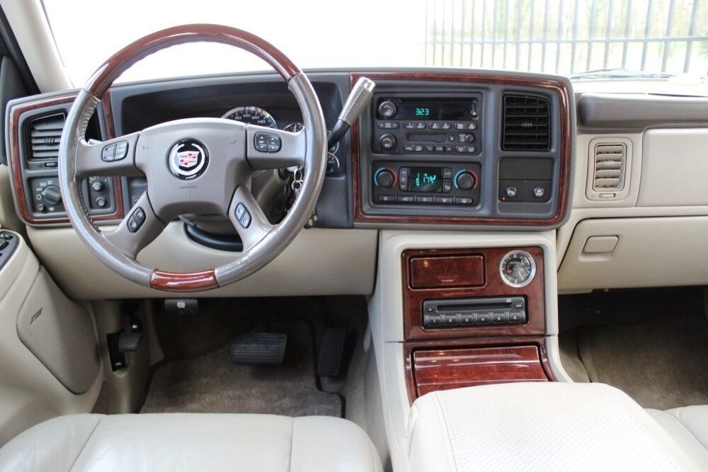 Escalade 6.0 V8 345 BVA 4X4 2005 occasion 59223 Roncq