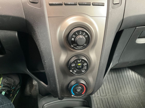 Yaris II 100 VVT-I CONFORT PACK 5P 2010 occasion 38150 Salaise-sur-Sanne