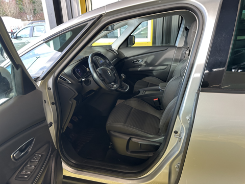 Grand scenic IV 1.7 BLUE DCI 120CH BUSINESS 7 PLACES 2019 occasion 56530 Qu&eacute;ven
