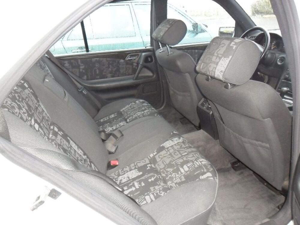 Classe E DTURBO AVANTGARDE 1998 occasion 85400 Sainte-Gemme-la-Plaine