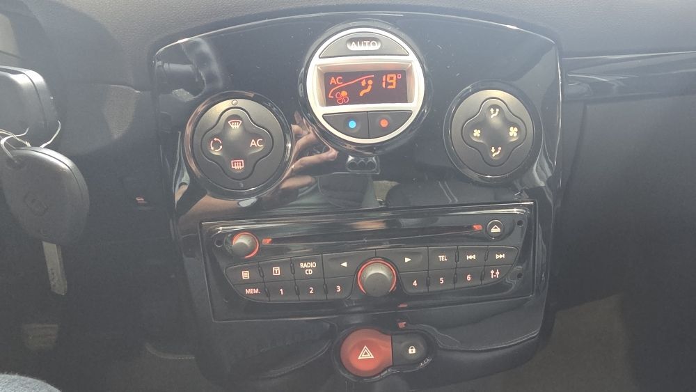 Clio III 1.5 DCI 85CH EXCEPTION PACK CUIR TOMTOM 5P 2010 occasion 56530 QUEVEN