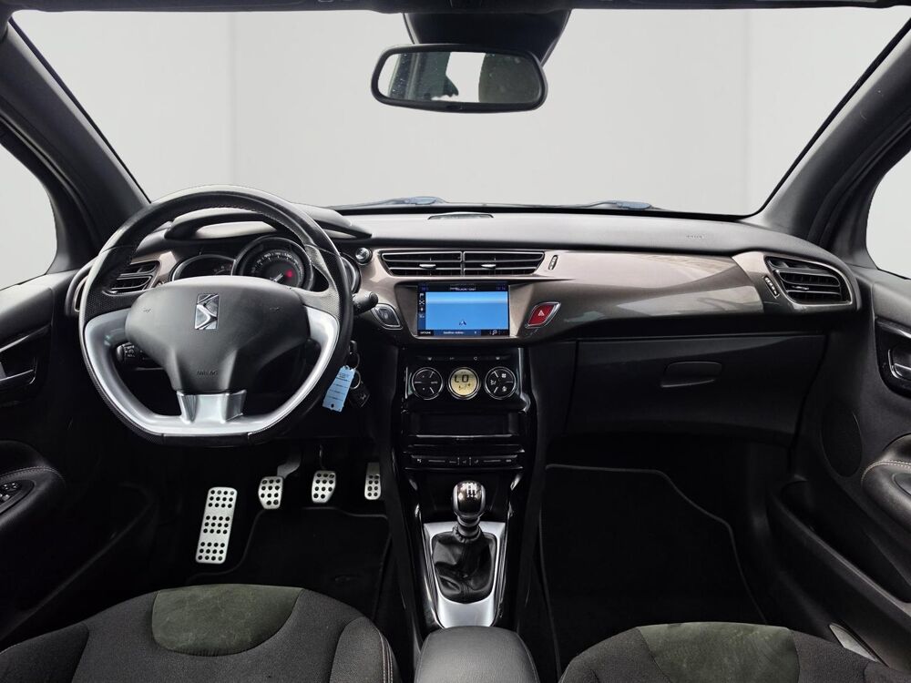 DS3 PureTech 130 Sport Chic / GPS / CAMERA / CLIM AUTO 2018 occasion 56850 Caudan
