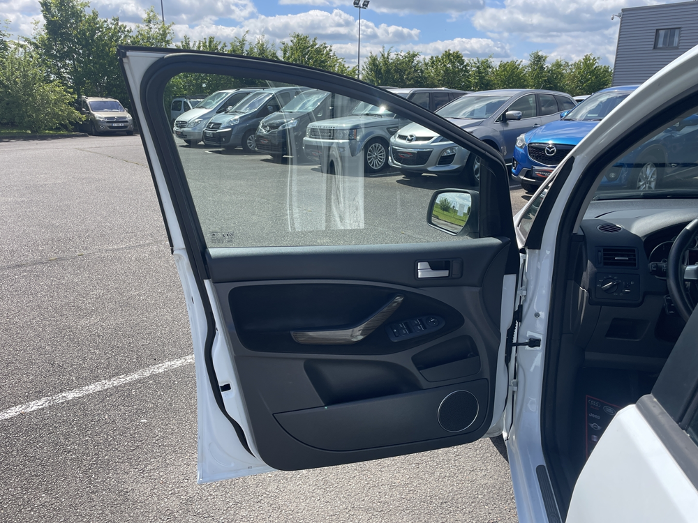 Focus C-MAX 1.8 TDCI 115CH GHIA 2010 occasion 28700 Auneau