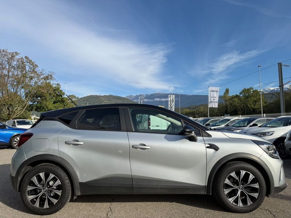 Captur 1.6 E-TECH HYBRIDE 145CH EVOLUTION / ATTELAGE / TVA RECUPERA 2023 occasion 38130 ECHIROLLES