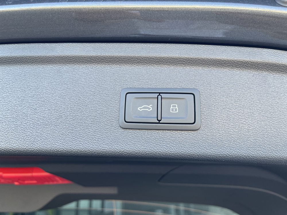 A3 1.5 TFSI 150CH HYBRIDE S LINE S TRONIC 7 2026 occasion 33700 M&eacute;rignac