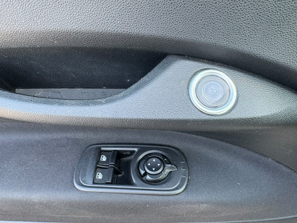 500 E 118CH PACK CONFORT 42KWH 2023 occasion 16400 Puymoyen