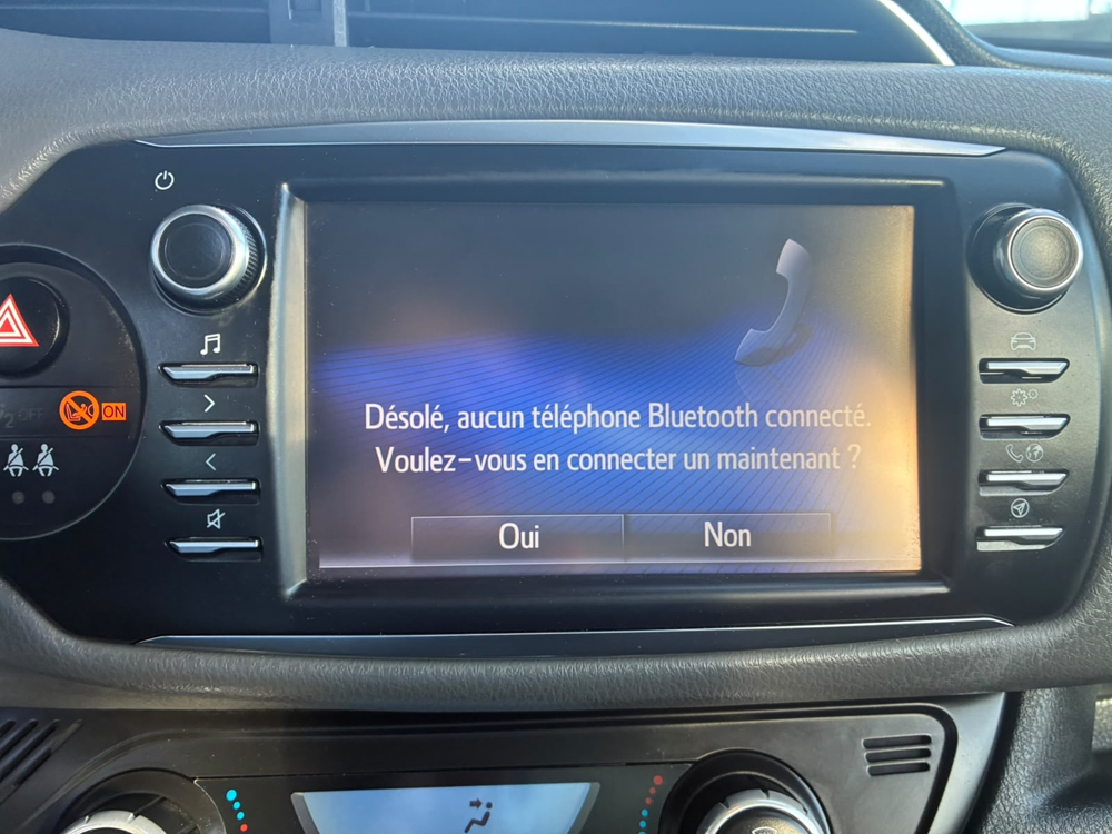 Yaris 100H FRANCE BUSINESS AFFAIRES RC19 2020 occasion 53810 CHANGE