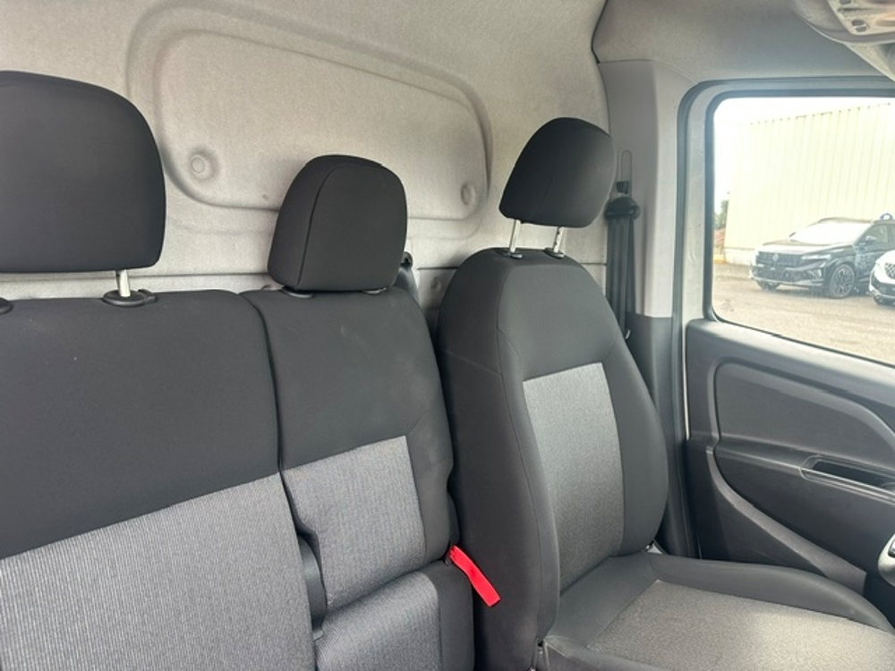 Doblo 1.6 MULTIJET 105CH PRO LOUNGE 3 PLACES 2023 occasion 16400 Puymoyen
