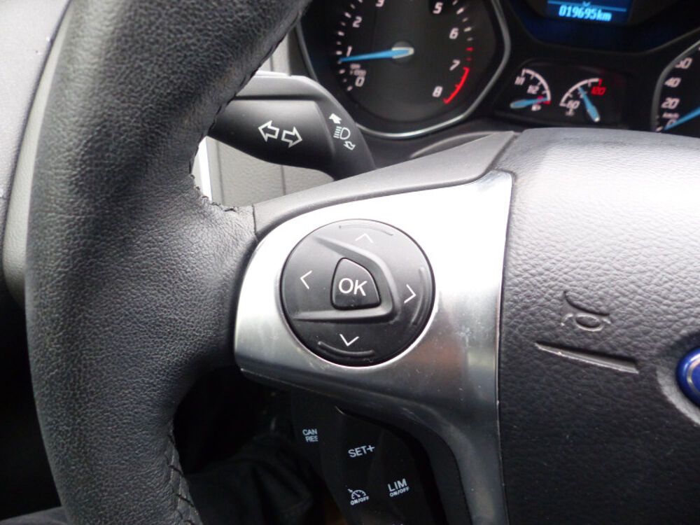 Focus 1.0 SCTI 100CH ECOBOOST STOP&START TREND 4P 2013 occasion 77144 Mont&eacute;vrain