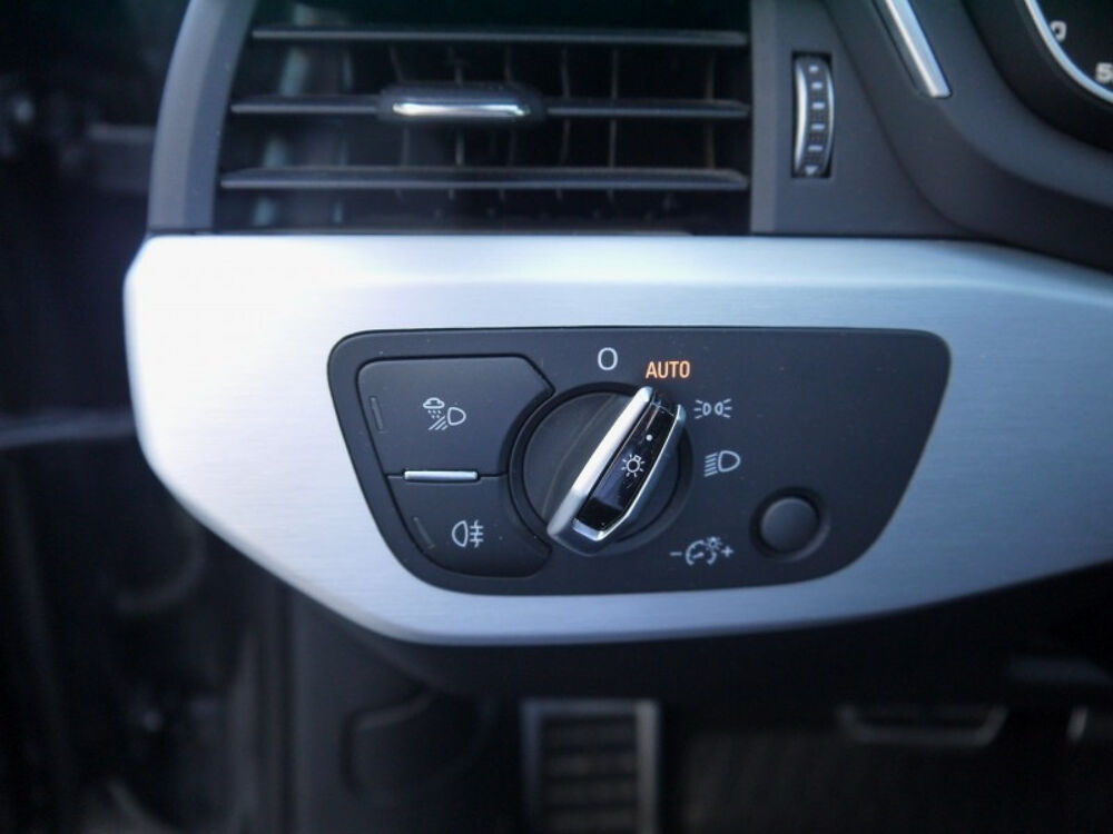 A4 2.0 TDI 150CH ULTRA S LINE S TRONIC 7 2017 occasion 38260 La C&ocirc;te-Saint-Andr&eacute;