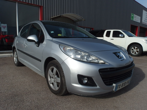 Annonce voiture Peugeot 207 3800 €