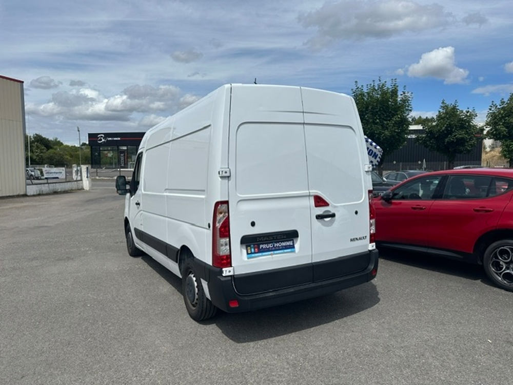 Master F3300 L2H2 2.3 BLUE DCI 135CH CONFORT EURO6E 2024 occasion 16400 Puymoyen