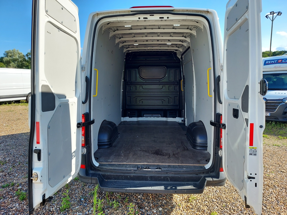 Crafter 35 L3H3 2.0 TDI 140CH BUSINESS TRACTION BVA8 2023 occasion 60600 Clermont