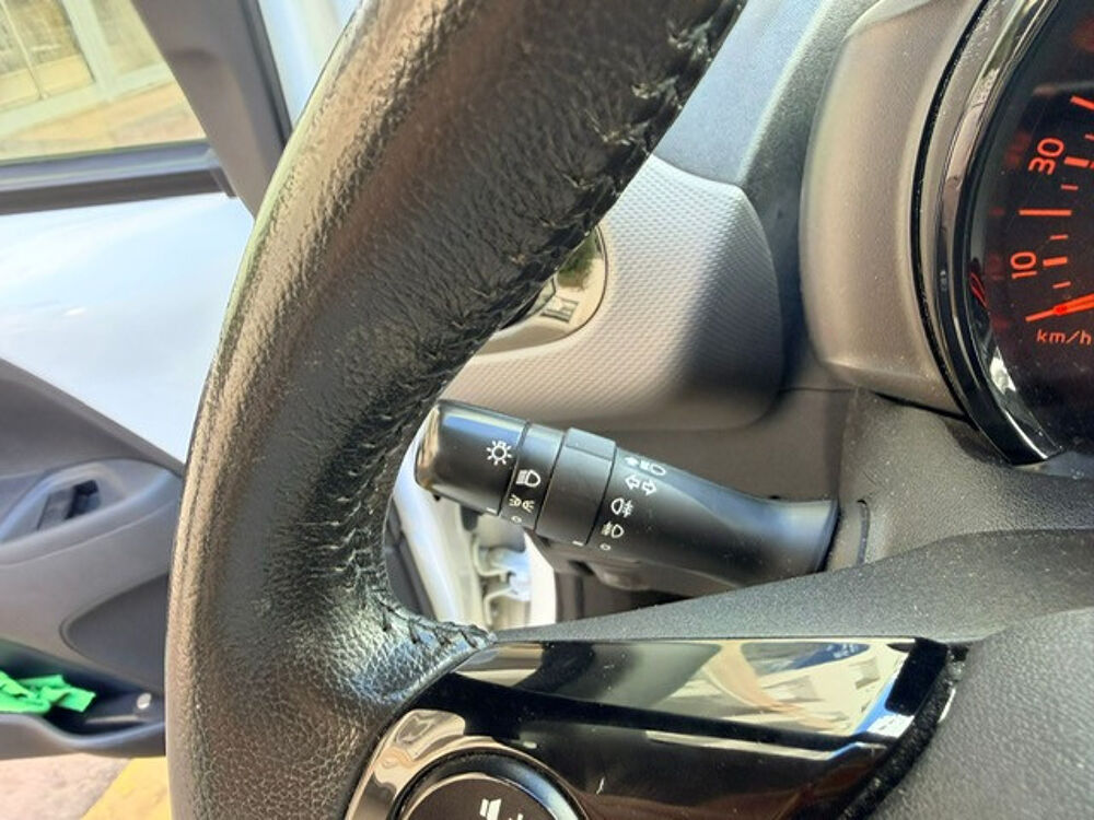 108 VTI 72 STYLE S&S 85G 5P 2019 occasion 06400 Cannes