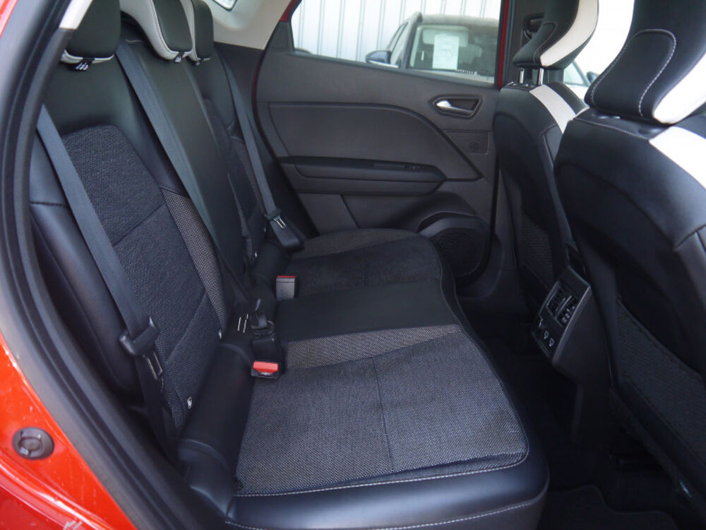 Captur 1.6 E-TECH HYBRIDE 145CH INTENS / TVA RECUPERABLE / 14992HT 2022 occasion 38260 La C&ocirc;te-Saint-Andr&eacute;