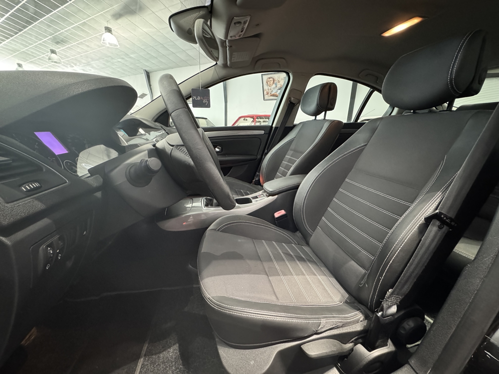 Laguna III 2.0 DCI 130CH FAP BLACK EDITION 2011 occasion 12000 RODEZ
