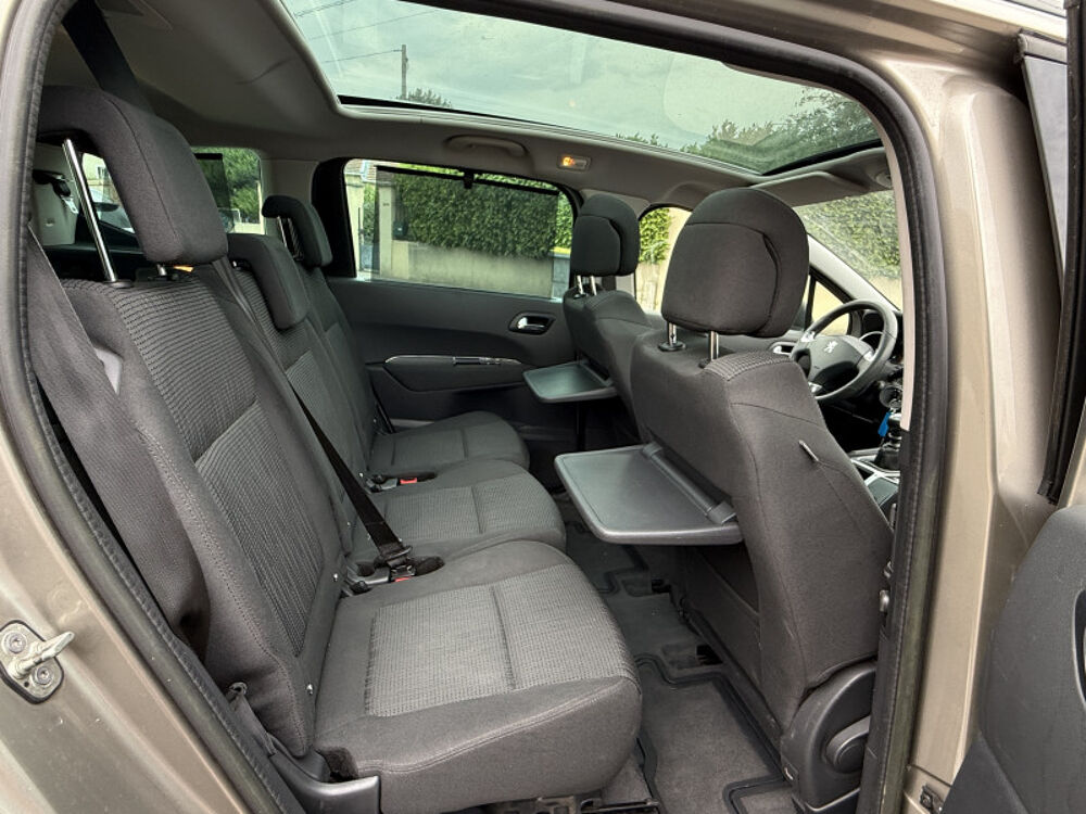 5008 1.6 HDI115 FAP FAMILY II 7PL 2013 occasion 95480 PIERRELAYE