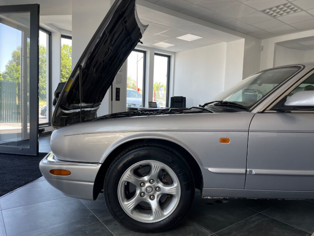 XJ 4.0 V8 BA SOVEREIGN 2001 occasion 57350 Stiring-Wendel