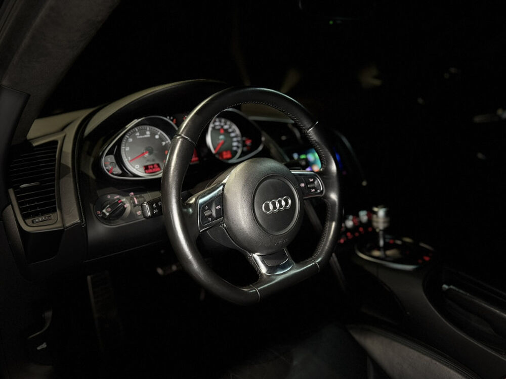 R8 4.2 V8 FSI 420CH R TRONIC 6 2009 occasion 63170 Aubi&egrave;re