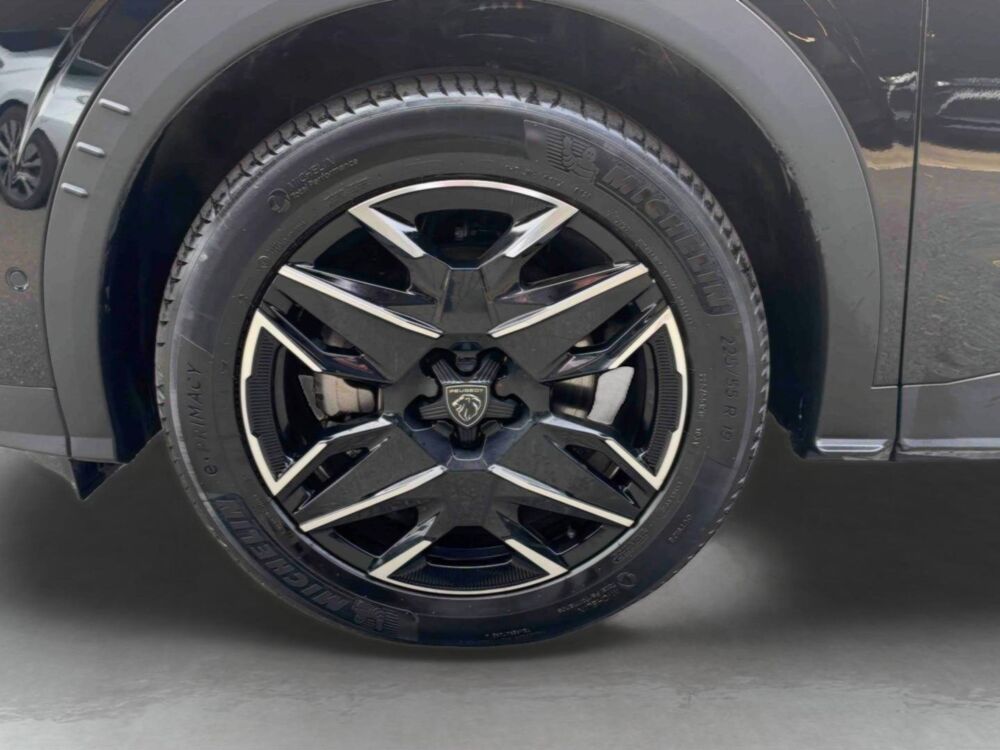 5008 Hybrid 145ch Allure e-DCS6 / Pack vision 360 & drive assist 2025 occasion 28500 Vernouillet