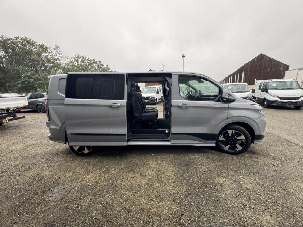Transit 320 L2H1 2.0 EcoBlue 170ch Cabine Approfondie Sport BVA8 2026 occasion 17450 Saint-Laurent-de-la-Pr&eacute;e