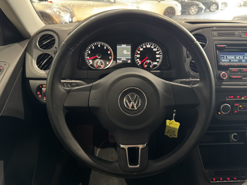 Tiguan 1.4 TSI 122CH BLUEMOTION SPORT PREMIERE MAIN 57 500 KM 2012 occasion 12000 RODEZ