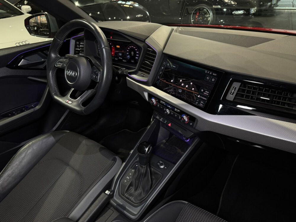 A1 40 TFSI 200CH S LINE S TRONIC 6 2019 occasion 63170 Aubi&egrave;re