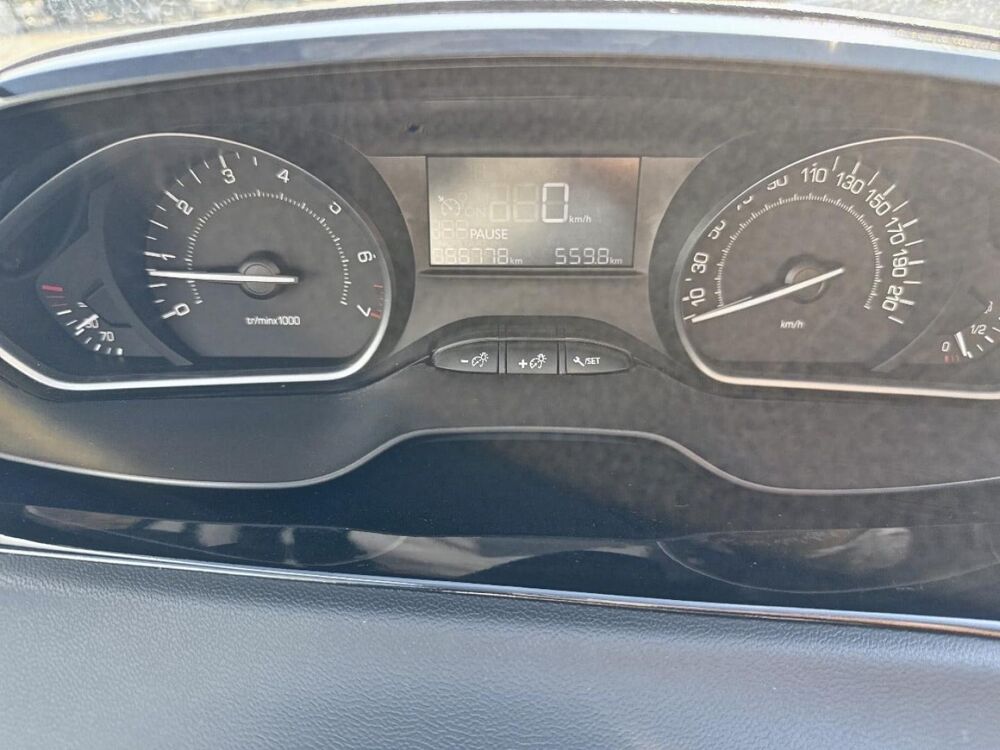 208 1.2 PureTech 82ch Active 5p 2015 occasion 27400 Louviers