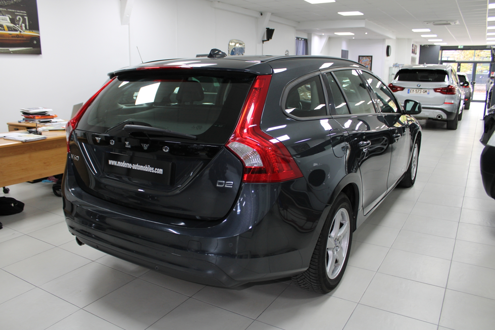 V60 D2 120CH KINETIC BUSINESS GEARTRONIC 2016 occasion 77120 Coulommiers