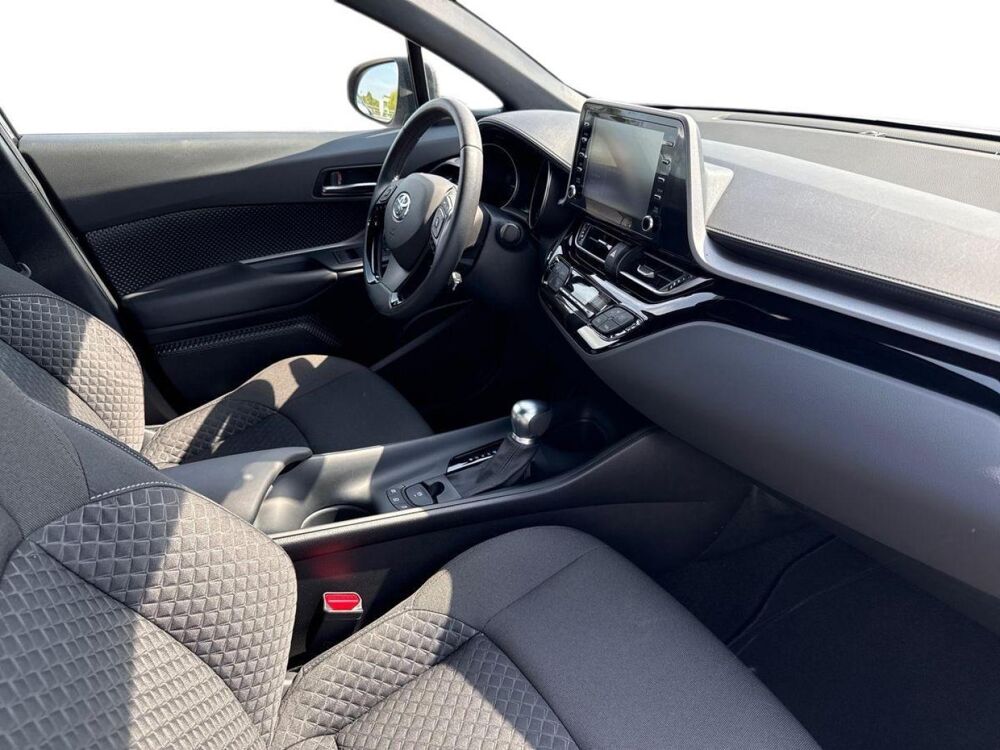 C-HR 1.8 Hybride 122ch Dynamic Ultimate E-CVT 2023 occasion 13300 Salon-de-Provence