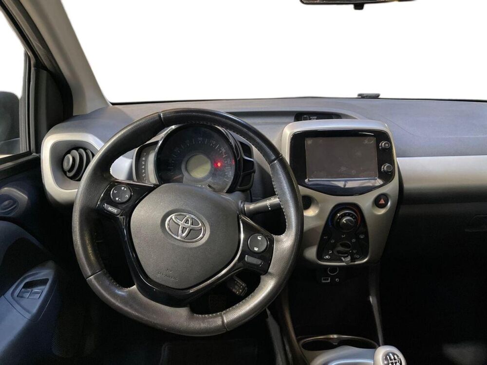 Aygo 1.0 VVT-i 69ch x-play 5p 2015 occasion 13400 Aubagne