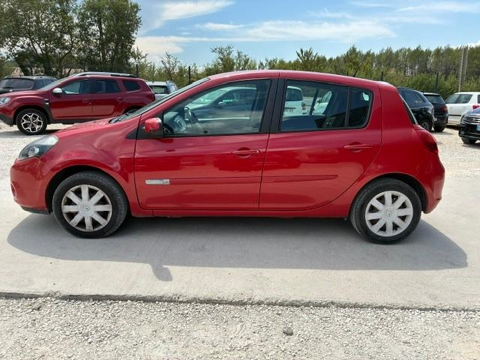 Clio III 1.5 DCI 75CH AUTHENTIQUE CLIM 5PORTES DISTRIBUTION NEUVE 2012 occasion 30360 V&eacute;z&eacute;nobres