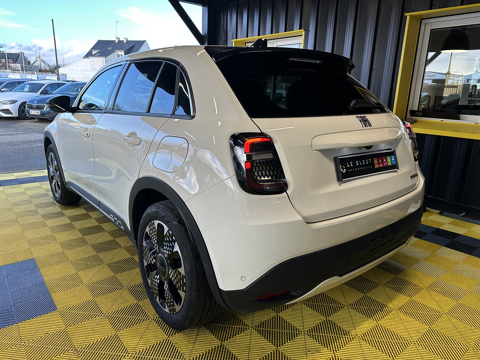 Fiat 600 1.2 HYBRID 100CH LA PRIMA DCT6 2024 occasion 56530 Qu&eacute;ven