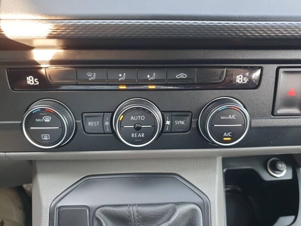 Caravelle 2.0 TDI 150ch BMT Confortline DSG7 Longue 2022 occasion 56400 Brech