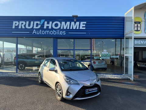 Toyota Yaris 100H DYNAMIC 5P 75CH 2019 occasion Puymoyen 16400
