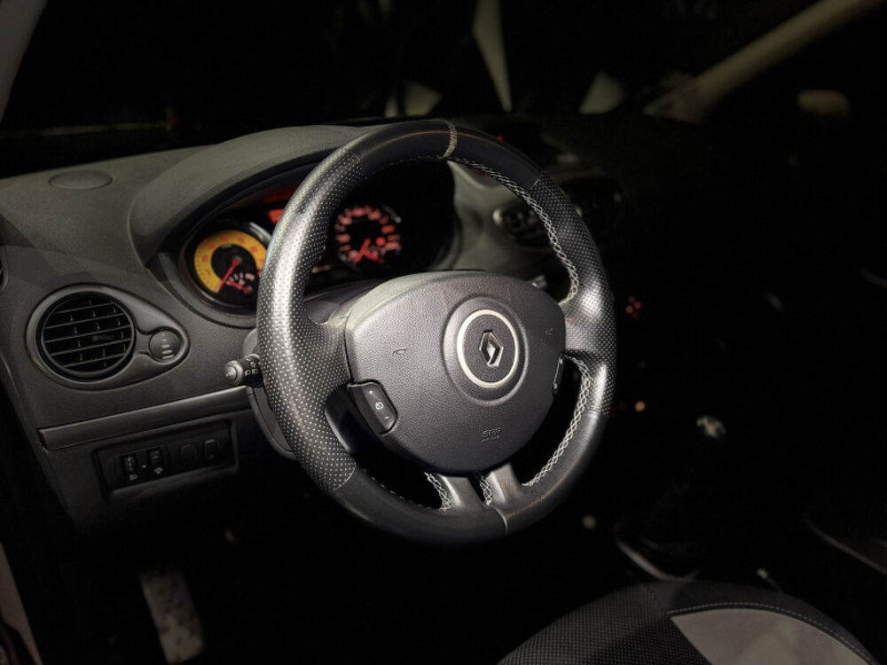 Clio III 2.0 16V 203CH RENAULT SPORT CUP 3P 2011 occasion 63170 Aubi&egrave;re