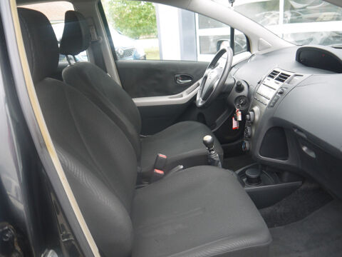 Charade 1.3 VVT-I 100CH / DISTRIBUTION A CHAINE / IDEM TOYOTA YARIS 2011 occasion 38260 La C&ocirc;te-Saint-Andr&eacute;