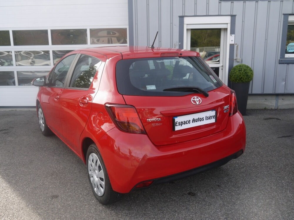 Yaris 100 VVT-I FRANCE 5P / DISTRIBUTION A CHAINE 2015 occasion 38260 La C&ocirc;te-Saint-Andr&eacute;