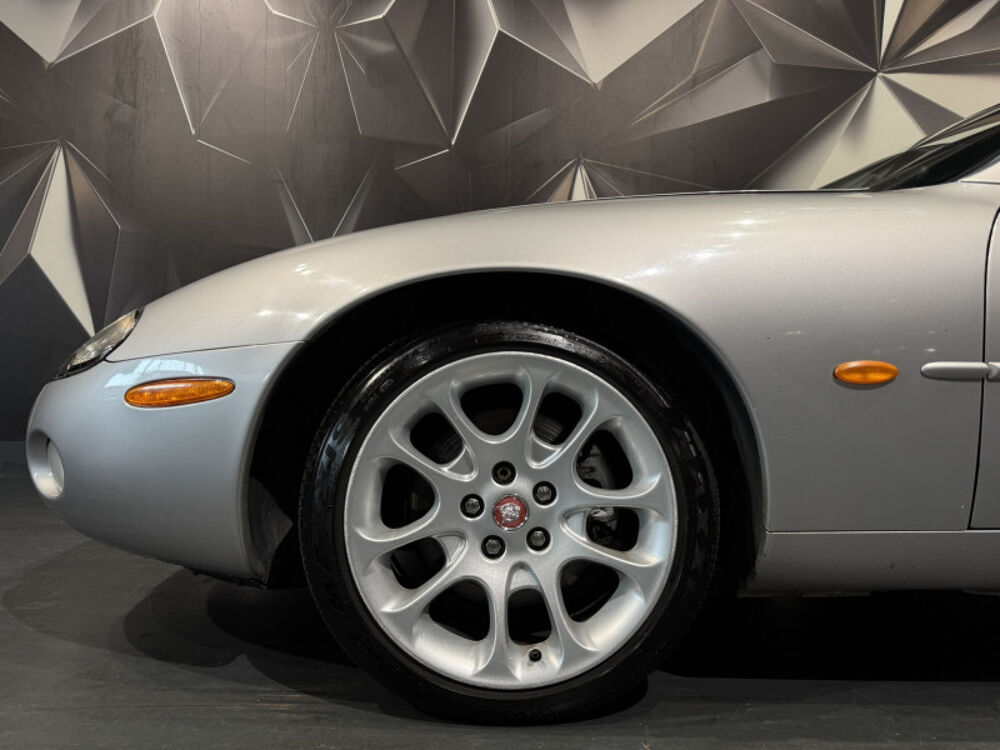 XK R 4.0 SURALIMENTE COUPE BA 1999 occasion 63170 Aubi&egrave;re