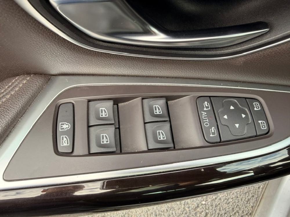Espace 1.6 DCI 130CH ENERGY ZEN 7PLACES 2016 occasion 16400 Puymoyen