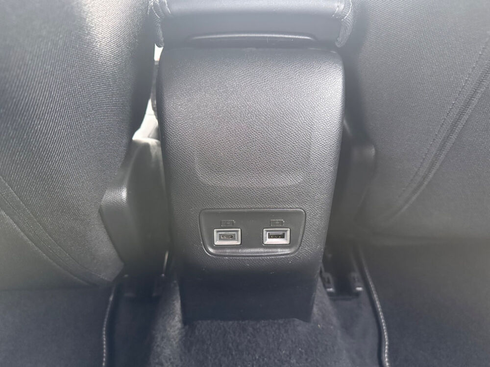 2008 1.2 ESSENCE 100CH S&S ALLURE / SUIVI PEUGEOT / PREMIERE MAIN 2023 occasion 38130 ECHIROLLES