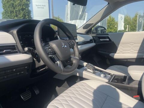 Outlander 2.4 PHEV 306ch Instyle 4WD 2025 occasion 78750 Mareil-Marly