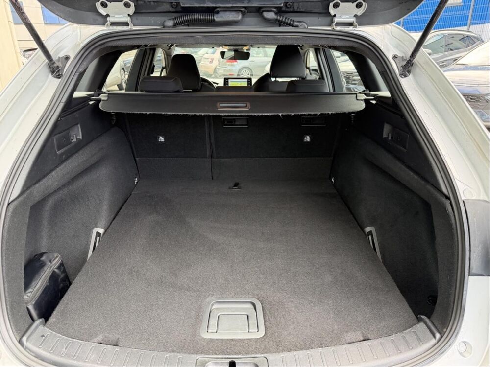 Corolla 122h Dynamic Business + Stage Hybrid Academy MY21 2022 occasion 78240 CHAMBOURCY