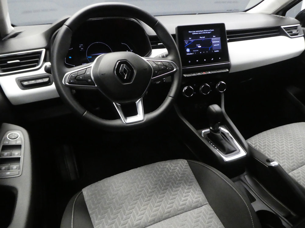 Clio V 1.6 E-TECH HYBRIDE 145CH EVOLUTION 2022 occasion 77100 Nanteuil-l&egrave;s-Meaux