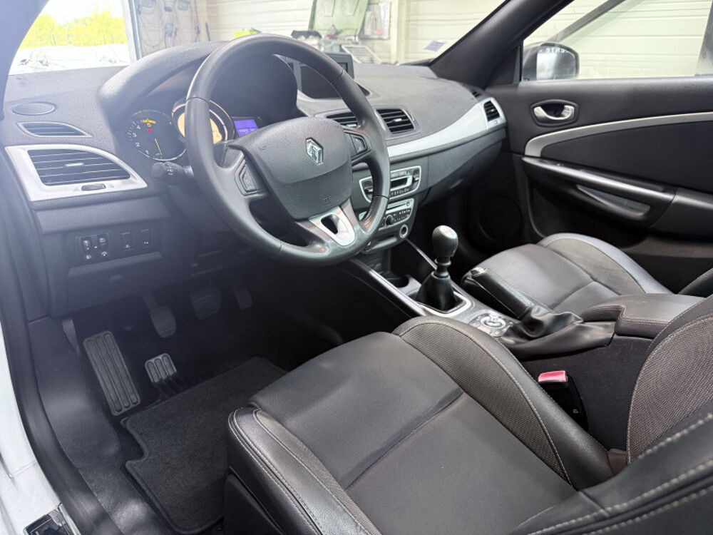 M&eacute;gane III CC 1.5 DCI 110CH FAP DYNAMIQUE ECO&sup2; 2010 occasion 57185 CLOUANGE